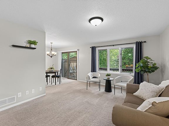 4th image of 2615 Sumac Ct