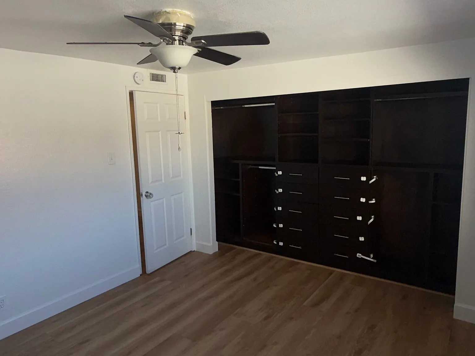 2 bed, 2.5 bath, 1123 sqft, $3,200 — Photo 4