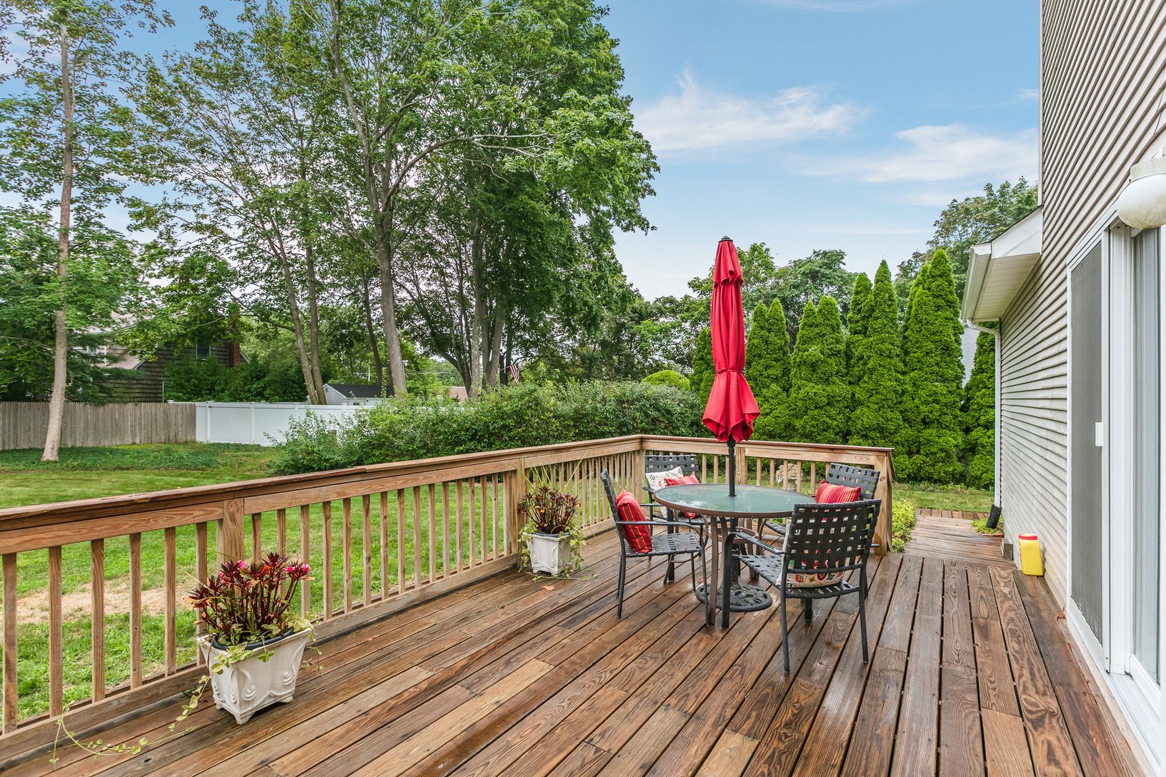  Large Rear Deck
