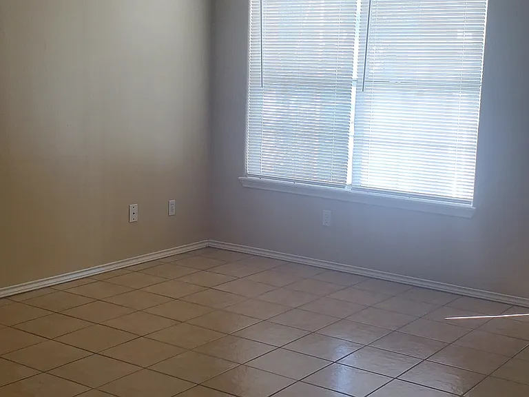 Santa Fe Apartments — Photo 8