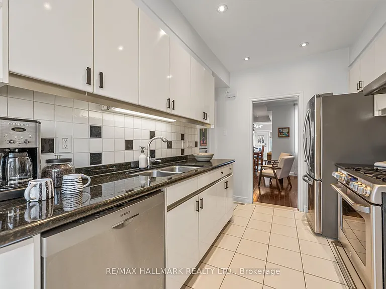 146 Roslin Ave — Photo 9