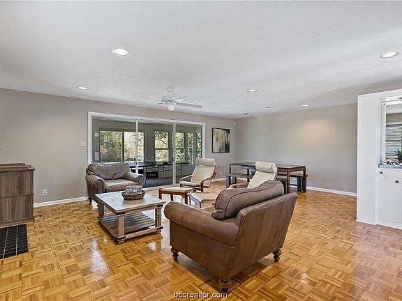 5th image of 1200 Langford St