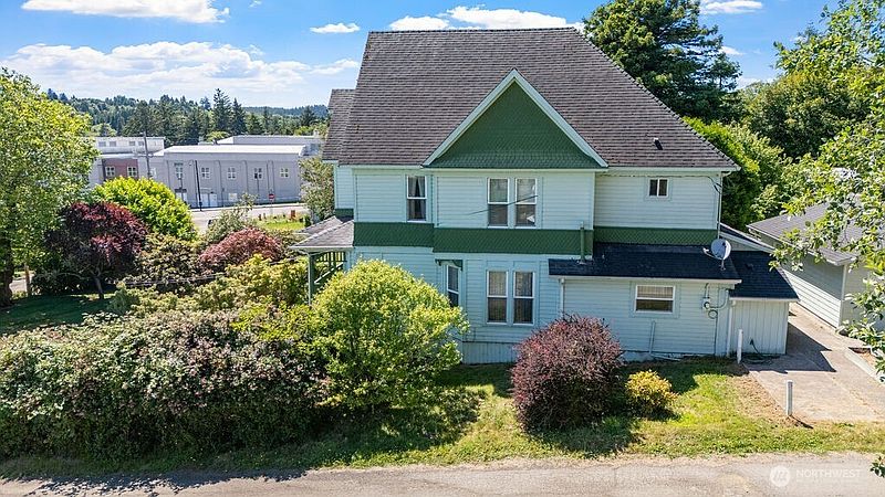 3rd image of 516 Cedar Street