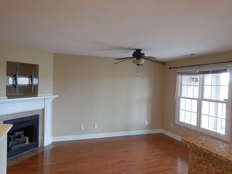 341 Coldwater Dr — Photo 10