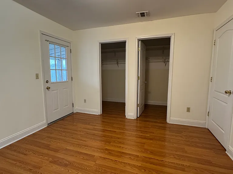 405 Ellison St — Photo 11