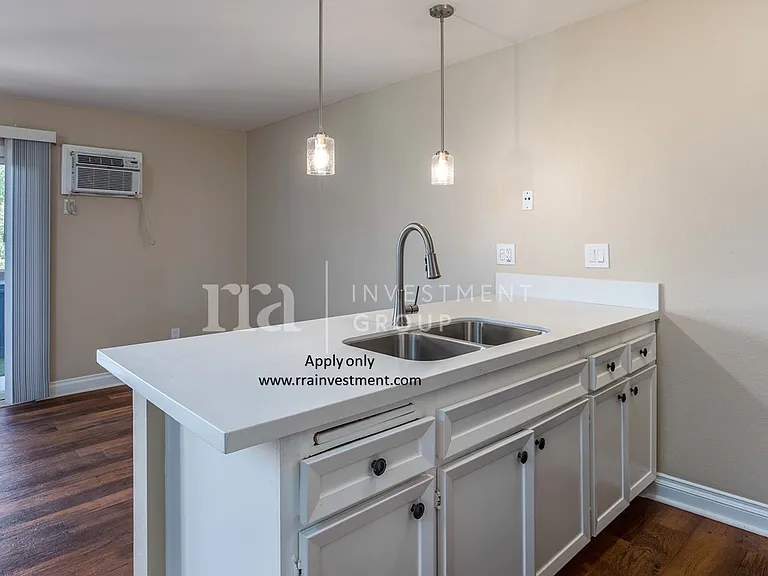 2407 Adams Ave #13 — Photo 6