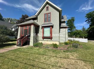 805 Augusta Ave, Elgin, IL 60120