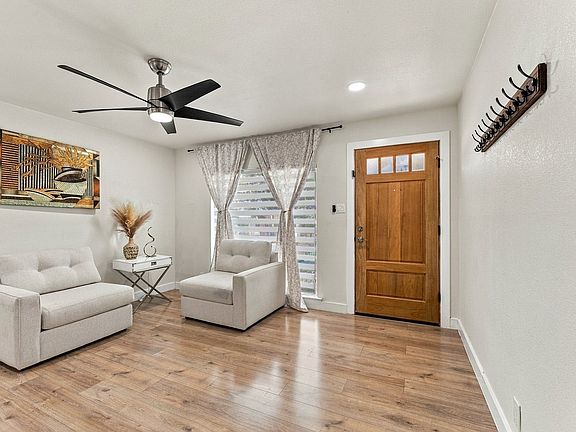 3rd image of 12136 Willowdell Dr