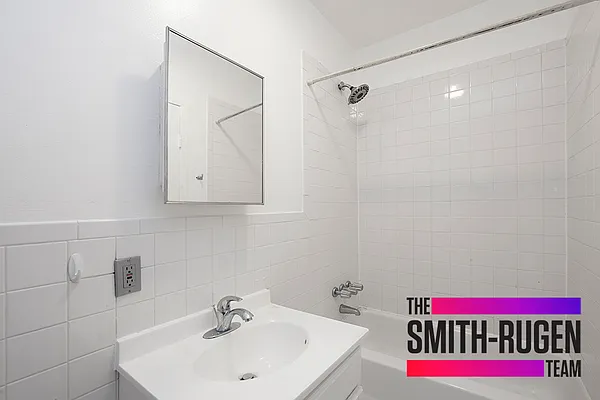 Rented by R New York | media 11