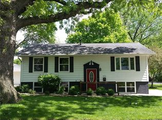 4406 Navajo Dr NE, Cedar Rapids, IA 52402