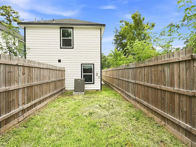 8216 Richland Dr #B — Photo 2
