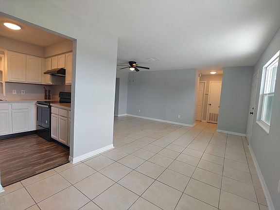 4th image of 1281 Estridge Dr