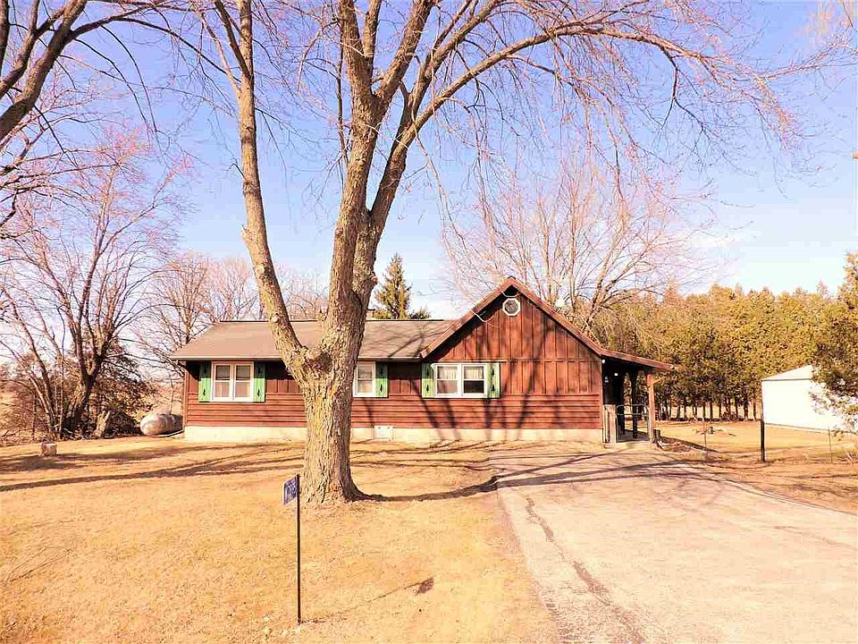 Country home on almost 19 acres!