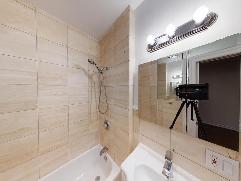 72 Hudson St #1C — Photo 24