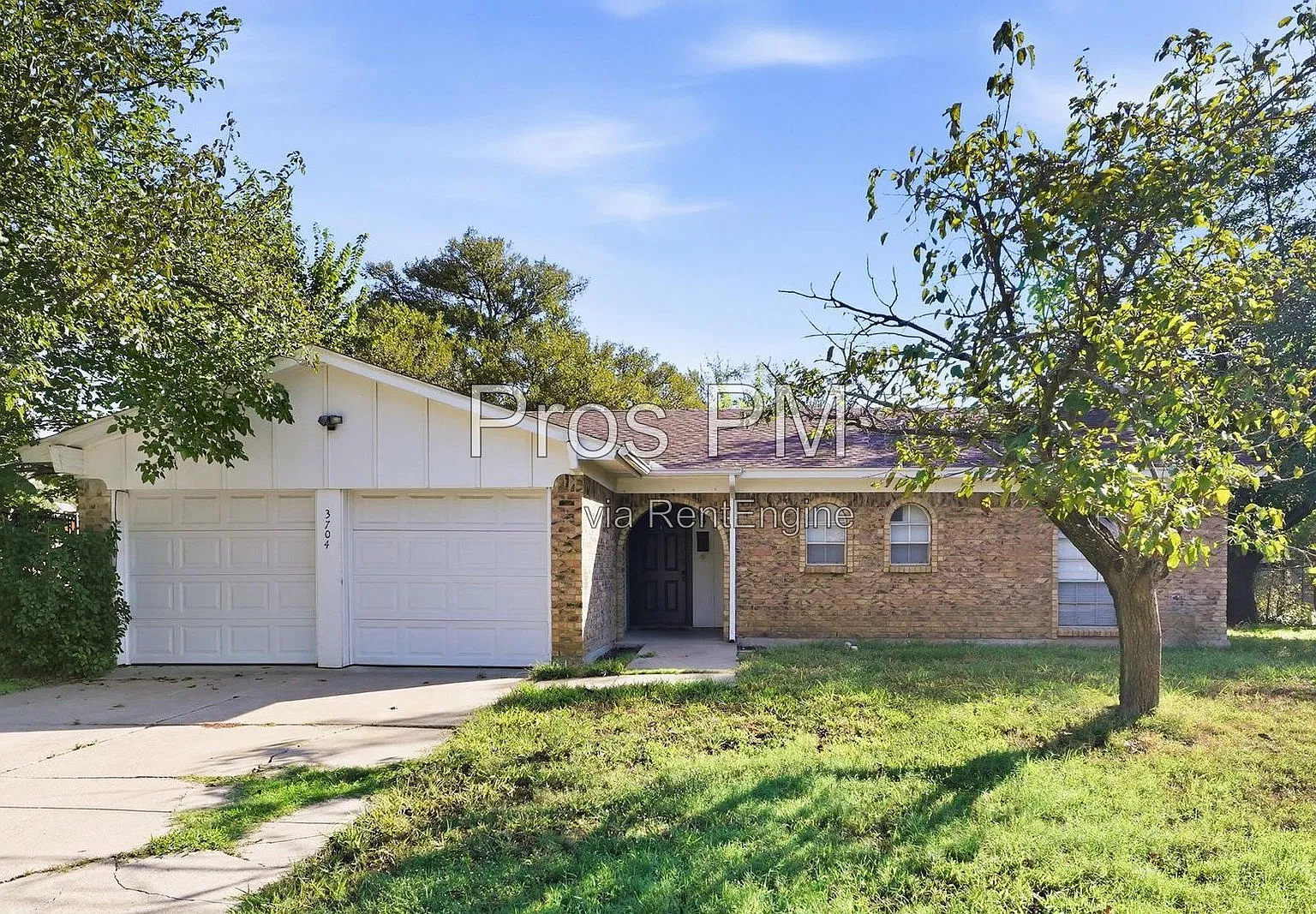3 bed, 1.0 bath, 1431 sqft, $1,735 — Photo 1