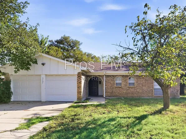 3704 Wendell Dr, North Richland Hills, TX 76117