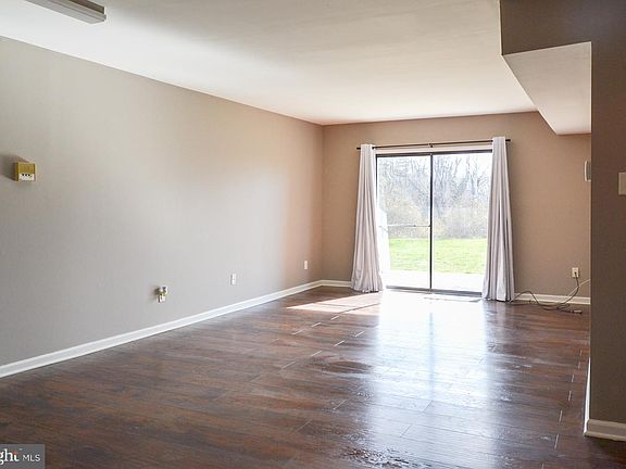 4th image of 5420 Valley Green Dr APT A2