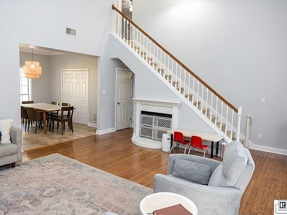 3rd image of 164 Timber Ridge Cir