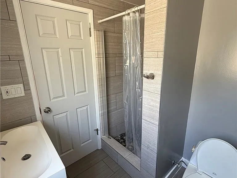 22346 Hartland St — Photo 24