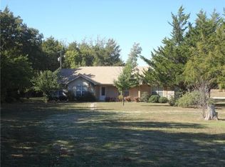 310 Jakes Rd, Bowie, TX 76230