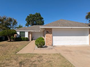 750 Rose Hill Ln, Cedar Hill, TX 75104
