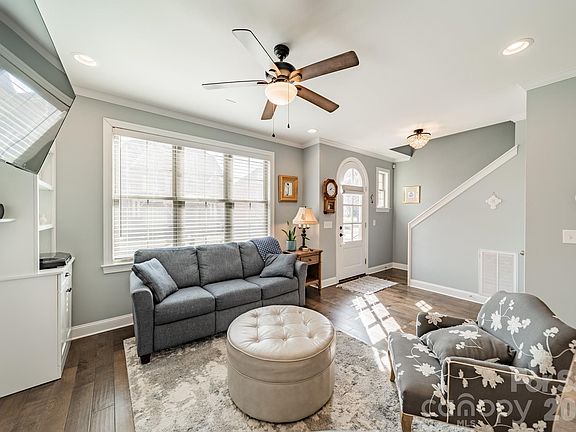 5th image of 1004 Belmont Village Dr