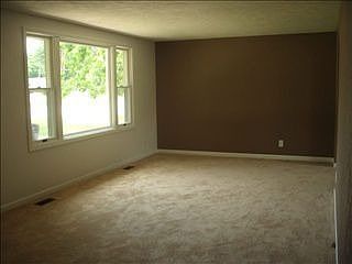 4th image of 210 E Wilden Ave