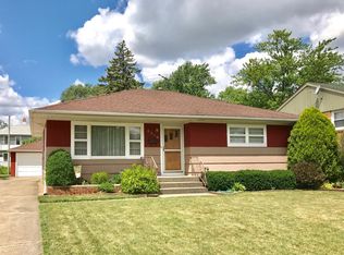 8316 Kooy Dr, Munster, IN 46321