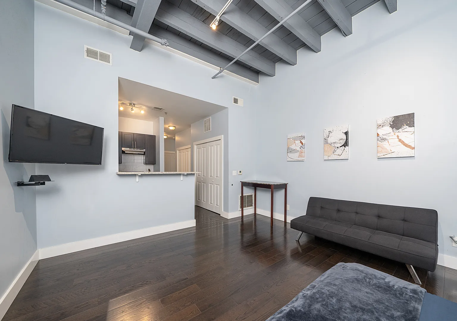 Studio, 600 sqft, $1,700 — Photo 3