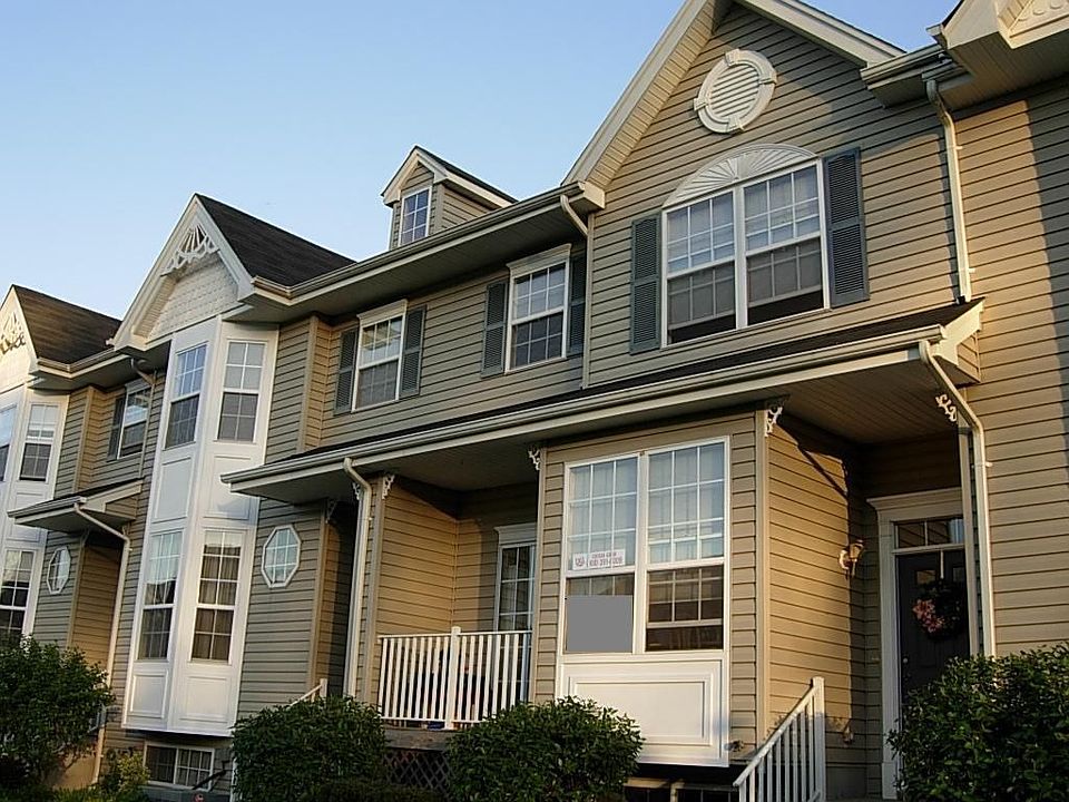 TRUE THREE BEDROOM LOCATED IN THE BACK OF DESIRABLE TOWNSENDE!!!