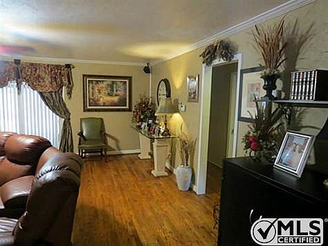4th image of 3009 Briarwood Dr
