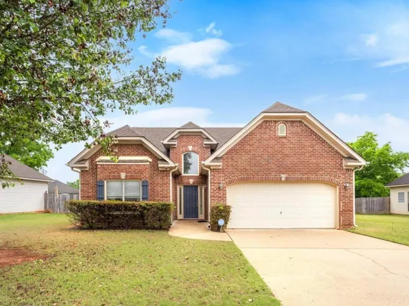 2515 Joey Adkins Dr, Moody, AL 35004