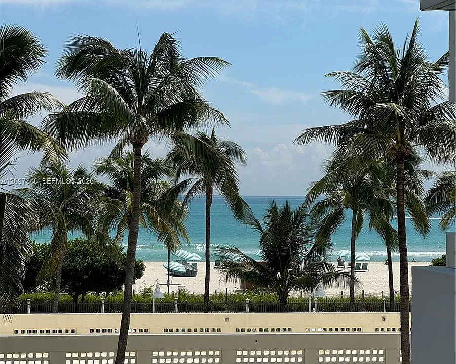 2899 Collins Ave #425