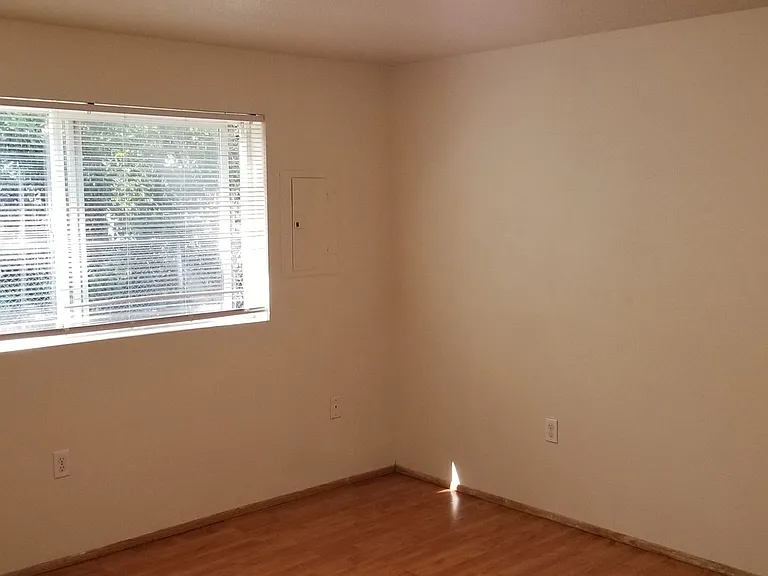 9327-9347 SE Ramona St — Photo 11