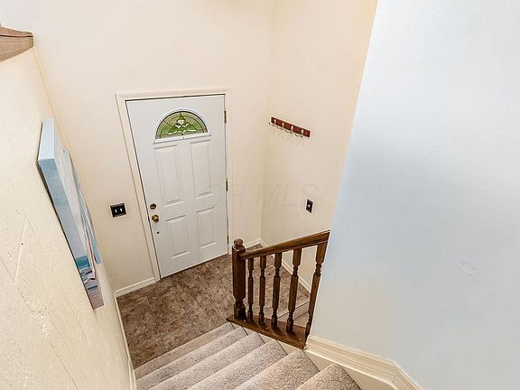 3rd image of 921 Ruskin Dr