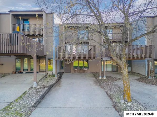 2700 N Shore Dr #L-34, Clear Lake, IA 50428