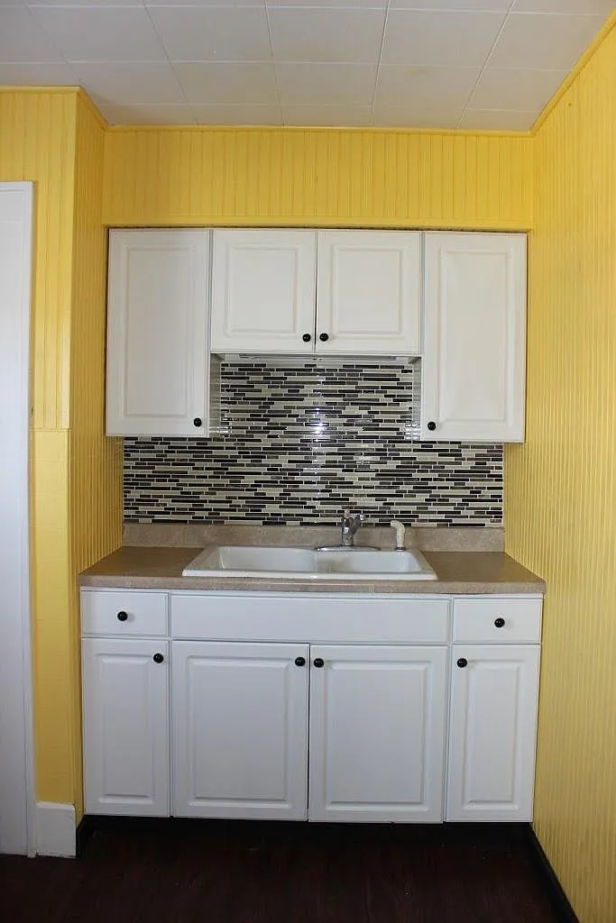 3 bed, 880 sqft, $1,200 — Photo 4