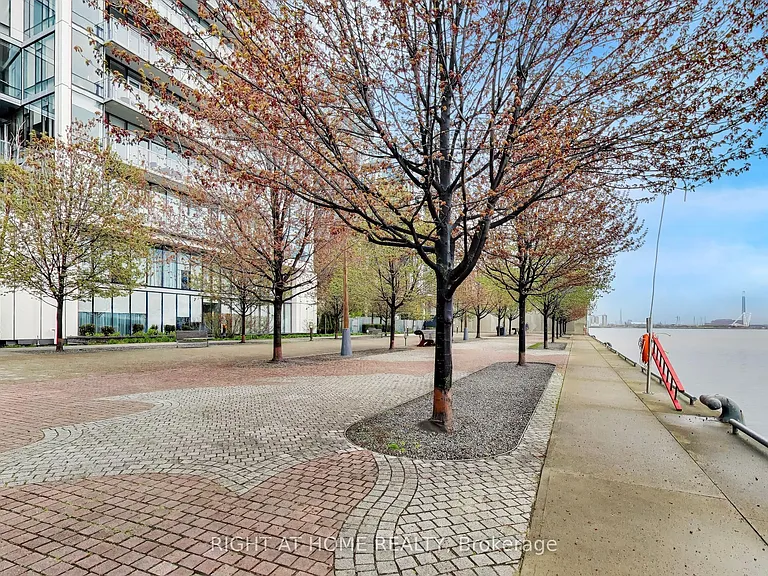 39 Queens Quay E #1126 — Photo 34