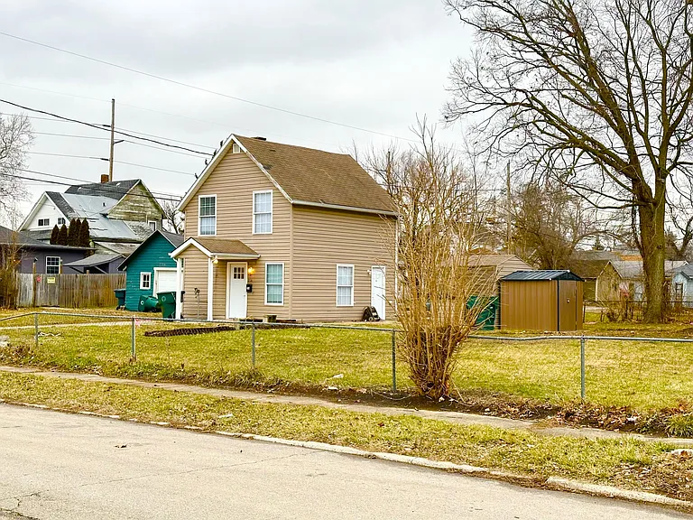 214 Myrtle Ave — Photo 2