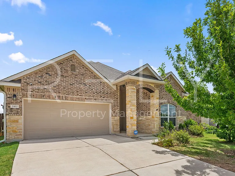 2412 Star Hill Rnch — Photo 1