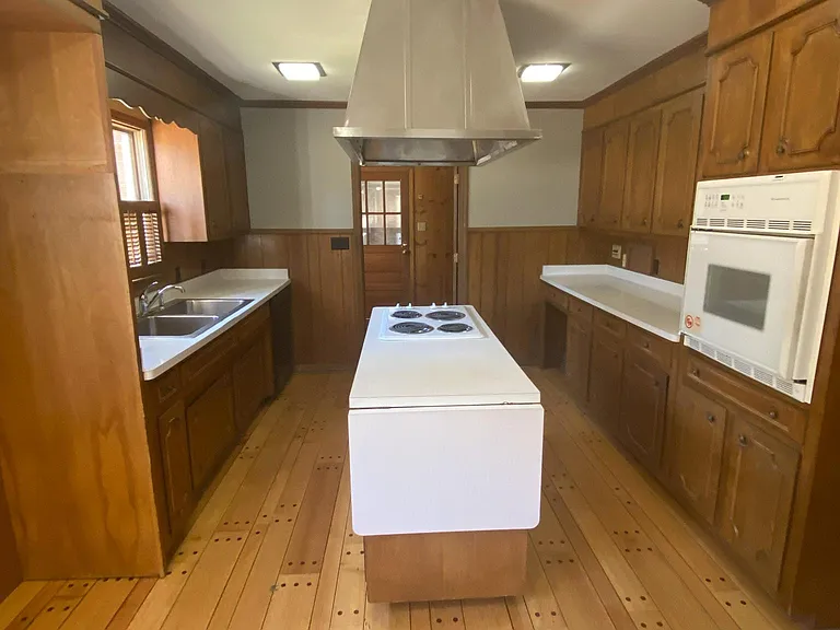 2400 E Blackstock Rd — Photo 17
