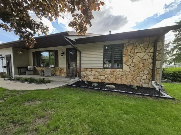 709 W. Lincoln Street, Waupun, WI 53963