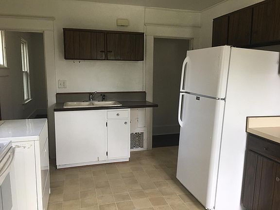 5th image of 312 E Lincoln Ave