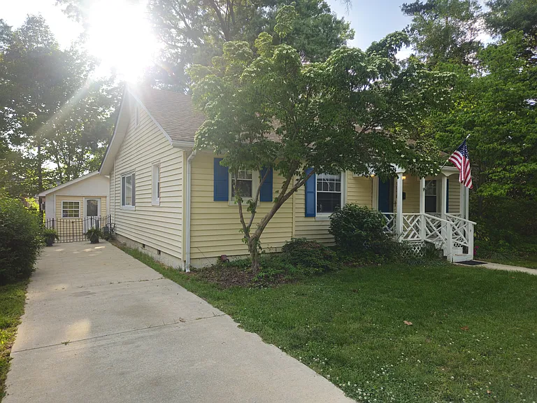 1916 Powhatan Ave — Photo 14