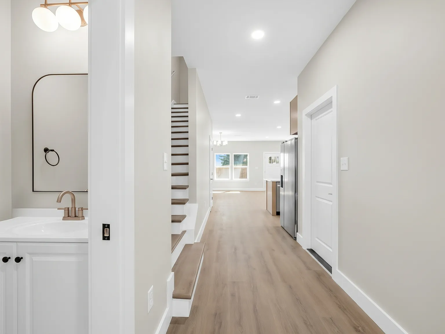 3 bed, 2.5 bath, 1624 sqft, $2,650 — Photo 3