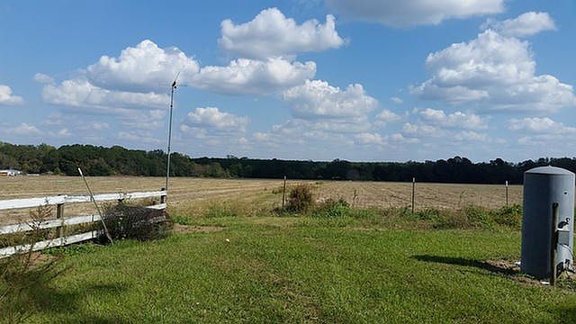 2nd image of 872 Akridge Rd