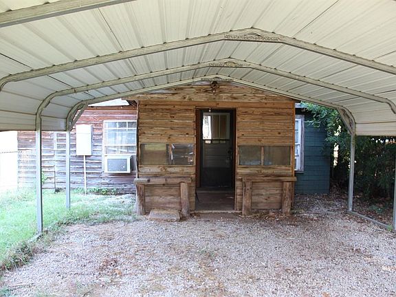 5th image of 83 Fleetwood Dr