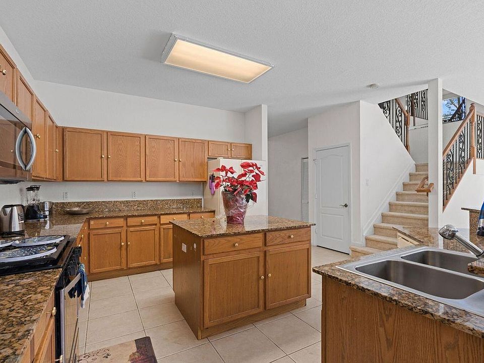 1st image of 315 Berenger Walk