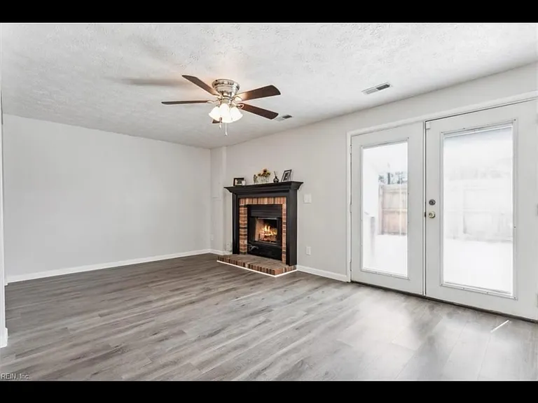 1315 Peabody Dr — Photo 9