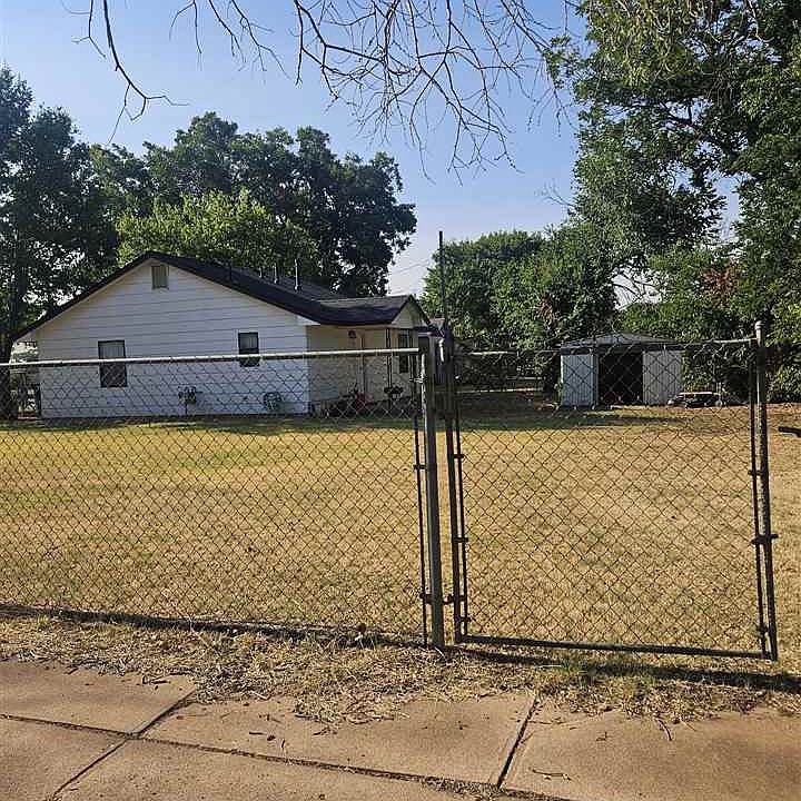 1st image of 204 W Nevada St
